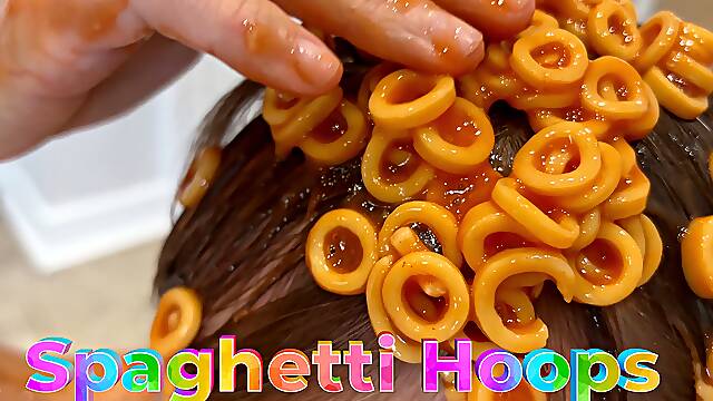 Relax to Sploshing in Spaghetti Hoops - WAM Video
