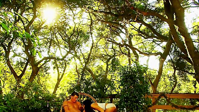 Lezley Zen's Outdoor Passion Ends with a Hot Facial