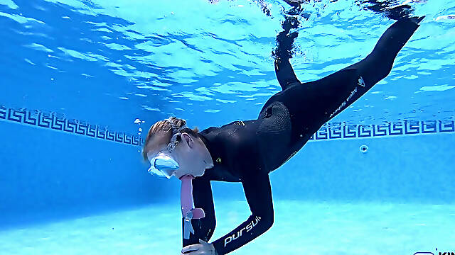 Underwater Blowjob Challenge - Gagging on My Sinking Dildo